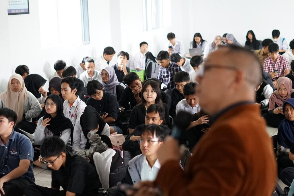 WhatsApp Image 2025-09-01 at 11.49.10 (1)